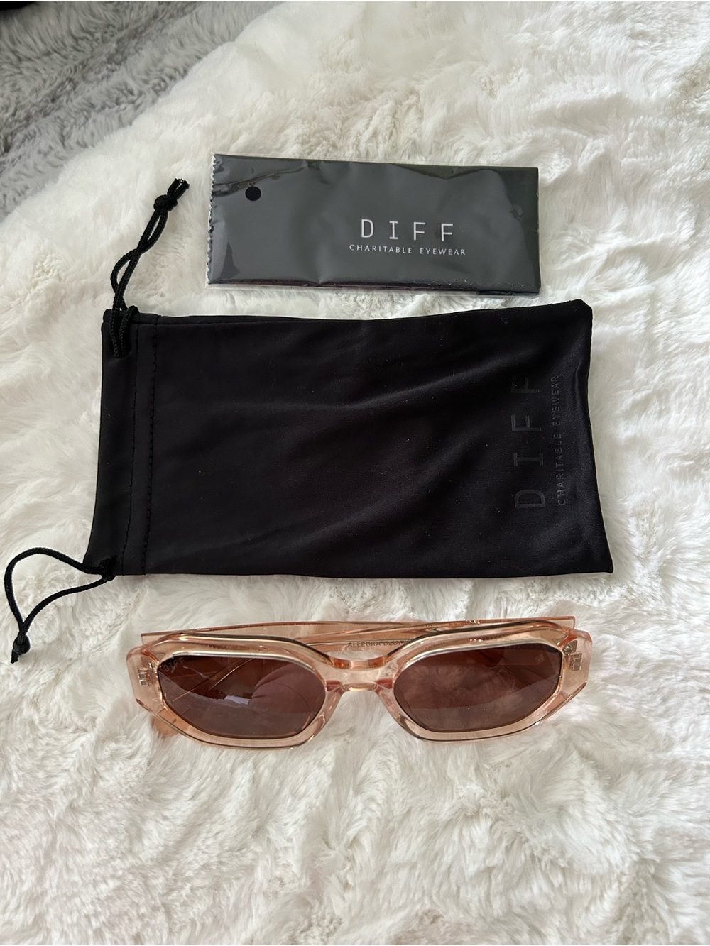 Diff NWOT Allegra Vintage Rose Crystal + Brown Sunglasses